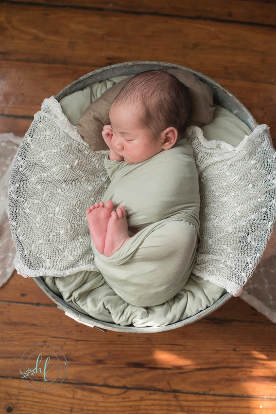 newborn Theo